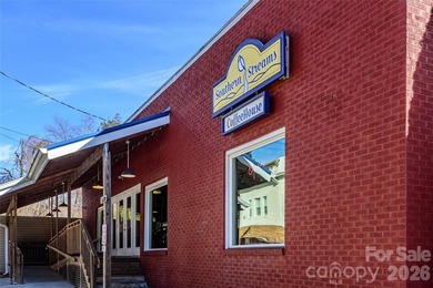 Great Location for this upper-floor end unit. Across the street - photo 47