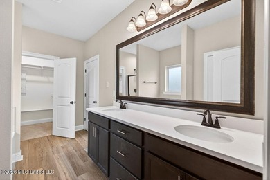 Welcome home to this beautiful 3 Bedroom, 2 Bath that delivers - photo 17