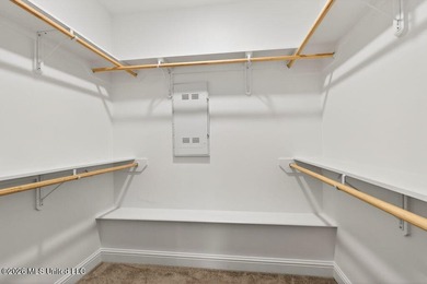 Welcome home to this beautiful 3 Bedroom, 2 Bath that delivers - photo 20