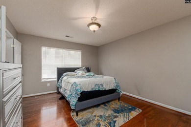 Welcome to 909 Murchison Drive! This spacious 3-bedroom, 2 - photo 21