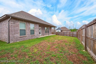 Welcome home to this beautiful 3 Bedroom, 2 Bath that delivers - photo 27