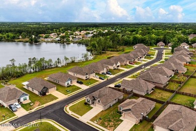 Welcome home to this beautiful 3 Bedroom, 2 Bath that delivers - photo 29