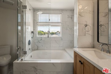 Beautifully renovated single-story condominium offering 1,433 - photo 11
