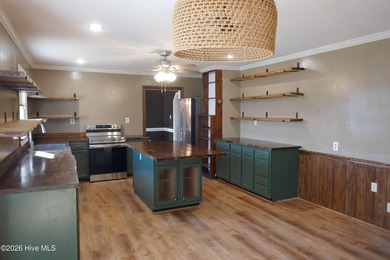 Roomy house located in the northern Elizabeth City with a - photo 11
