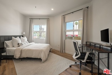 Beautifully renovated single-story condominium offering 1,433 - photo 12
