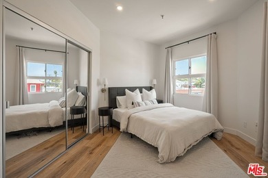 Beautifully renovated single-story condominium offering 1,433 - photo 13