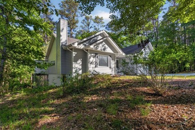 Get ready to fall in love with this inviting 3-bedroom, 2.5-bath - photo 3
