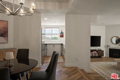 Beautifully renovated single-story condominium offering 1,433 - photo 17
