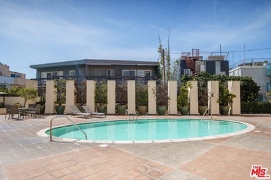 Beautifully renovated single-story condominium offering 1,433 - photo 28