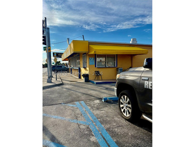 Coffee shop for sale in Medley, Florida, surrounded by - photo 4