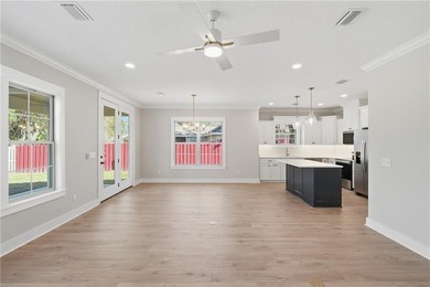 This beautiful 3 bedroom, 2 bathroom home with a double garage - photo 6