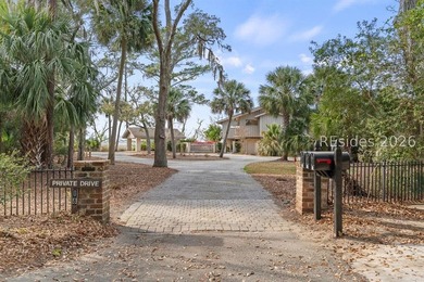 A Rare Point Comfort Peninsula Property. Tucked away on one of - photo 37