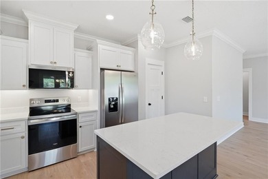 This beautiful 3 bedroom, 2 bathroom home with a double garage - photo 8