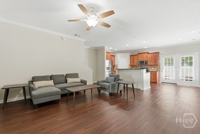 GATED COMMUNITY TOWNHOUSE READY FOR MOVE-IN. LOVELY PLACE TO - photo 4
