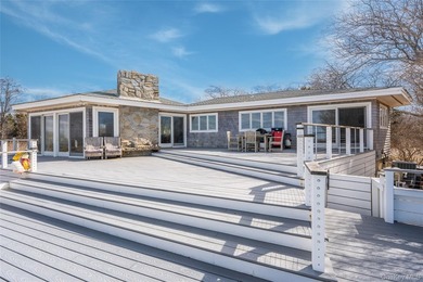 Beautiful, expansive soundfront retreat offering rare, direct - photo 11