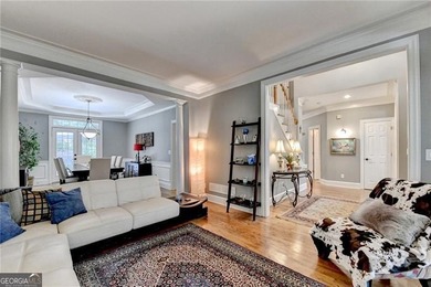 PRICE IMPROVEMENT!! Stately 6-bedroom, 5-bath executive home - photo 9