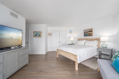 Beautiful, expansive soundfront retreat offering rare, direct - photo 31