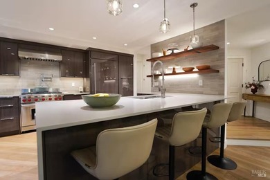 Experience refined Napa Valley living in this beautifully - photo 4
