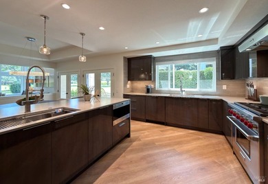 Experience refined Napa Valley living in this beautifully - photo 5