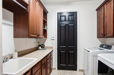 Luxury Naples living awaits in this rarely available and highly - photo 41