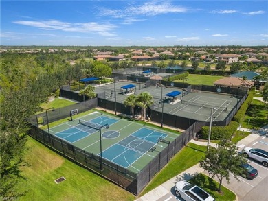Luxury Naples living awaits in this rarely available and highly - photo 47