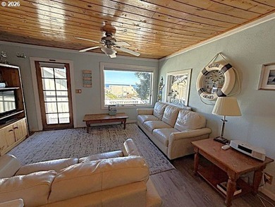 Welcome to your fully furnished Oregon Coast getaway with an - photo 5