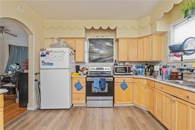 Welcome to this spacious colonial located in the Edgerton - photo 9