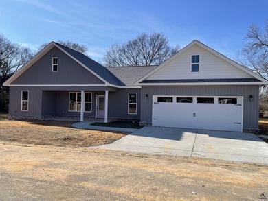 (private lake, pond, coastal) Home For Sale in Cochran Georgia