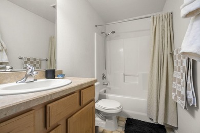 Rare chance to acquire a block of 6 extremely well-maintained - photo 13