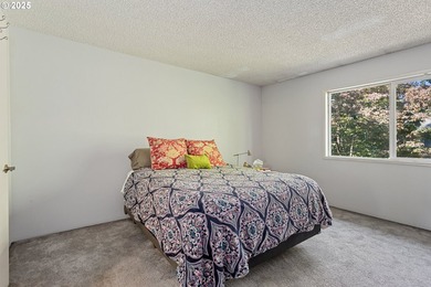 Spring is just around the corner, and this Hayden Bay townhouse