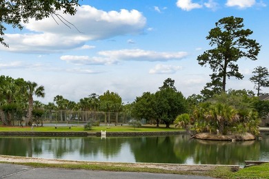 Bright and sunny end unit townhouse with high ceilings, large - photo 16