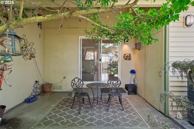 Spring is just around the corner, and this Hayden Bay townhouse