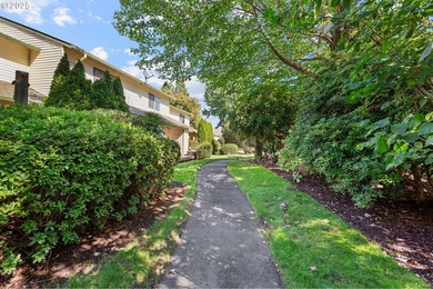 Spring is just around the corner, and this Hayden Bay townhouse