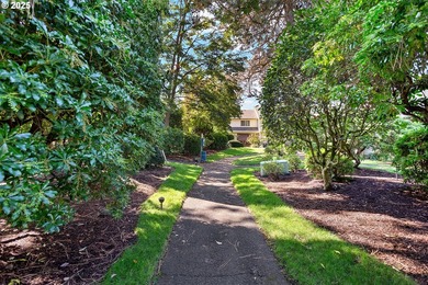 Spring is just around the corner, and this Hayden Bay townhouse