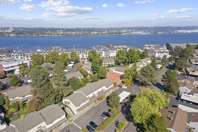 Spring is just around the corner, and this Hayden Bay townhouse