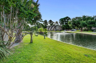 Bright and sunny end unit townhouse with high ceilings, large - photo 38