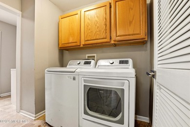 Welcome home to this spacious and beautifully maintained Center - photo 38