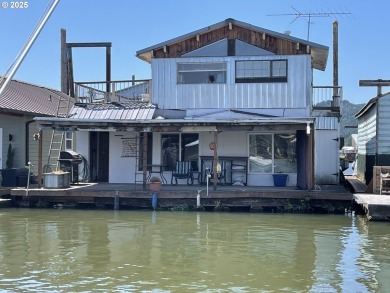 Lake Home For Sale in Scappoose, Oregon