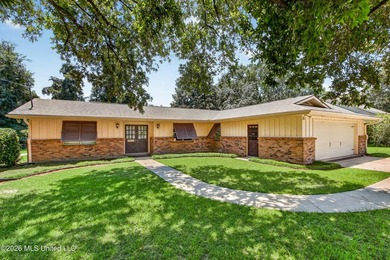 This well kept home is located close to shopping as well as golf - photo 1