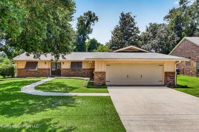 This well kept home is located close to shopping as well as golf - photo 2