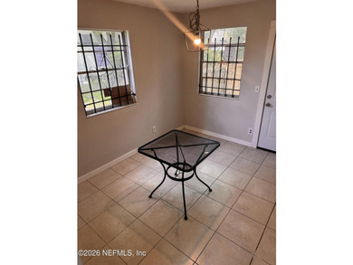 MOVE IN READY! This END UNIT townhome is a perfect starter home - photo 6