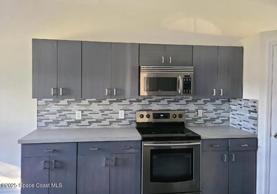 BRING ALL OFFERS!!! Bring all offers.  Beautifully remodeled - photo 10