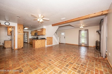 Welcome to your own private retreat in the desirable Spring Lake - photo 18