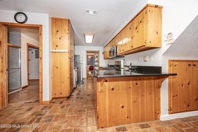 Welcome to your own private retreat in the desirable Spring Lake - photo 21