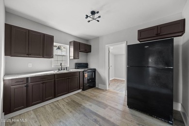 Charming and affordable downtown entry-level property featuring - photo 22
