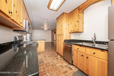 Welcome to your own private retreat in the desirable Spring Lake - photo 23