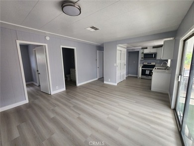 Newly Updated Spacious, 2 bedroom, 2 bath Home is located just - photo 5