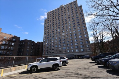Step into this spacious one-bedroom unit in the premier - photo 25