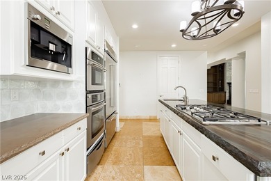Custom Showcase 5-bedroom home with approx. 5,851 livable sq - photo 31