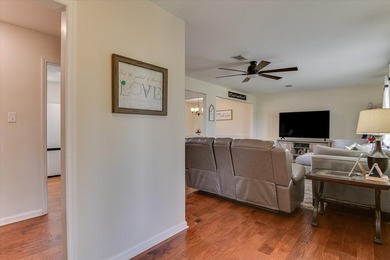 SUPER LOCATION, GREAT CONDITION... This well-maintained family - photo 6